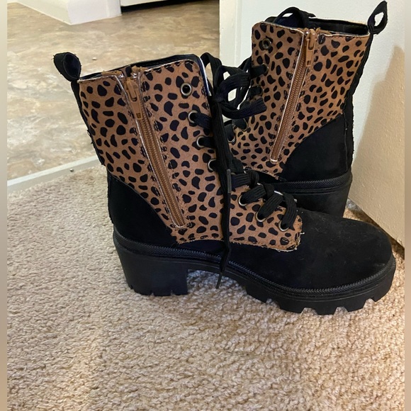 🐆 Platform Boots - Picture 1 of 4